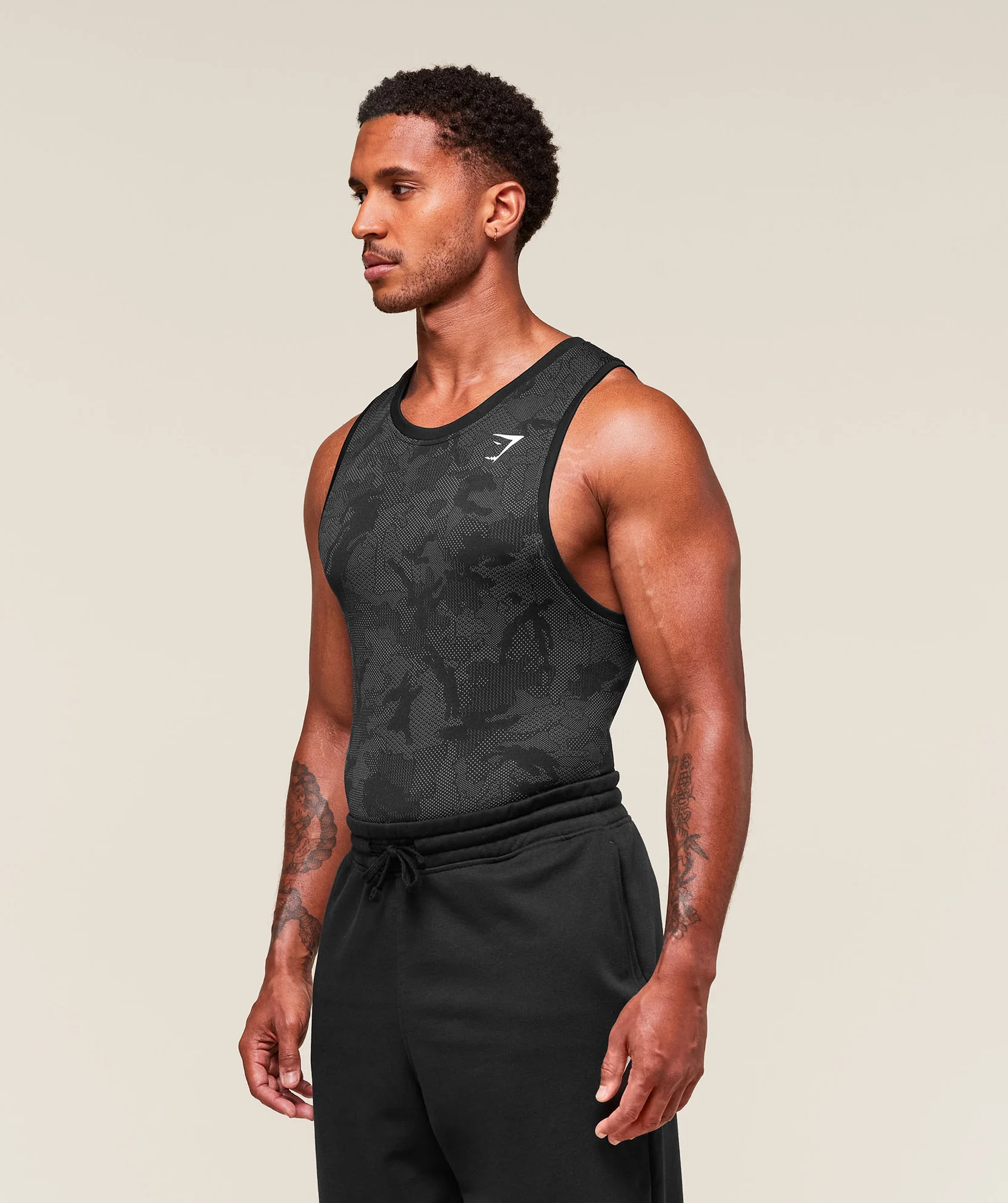 Geo Seamless Tank (Black/Charcoal Grey) vista 2